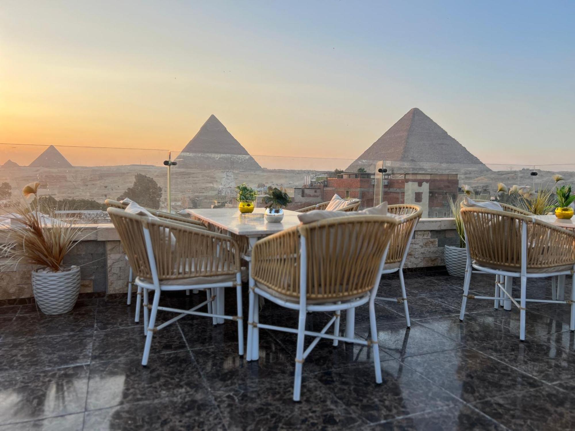 Pyramids Magic View Hotel Il Cairo