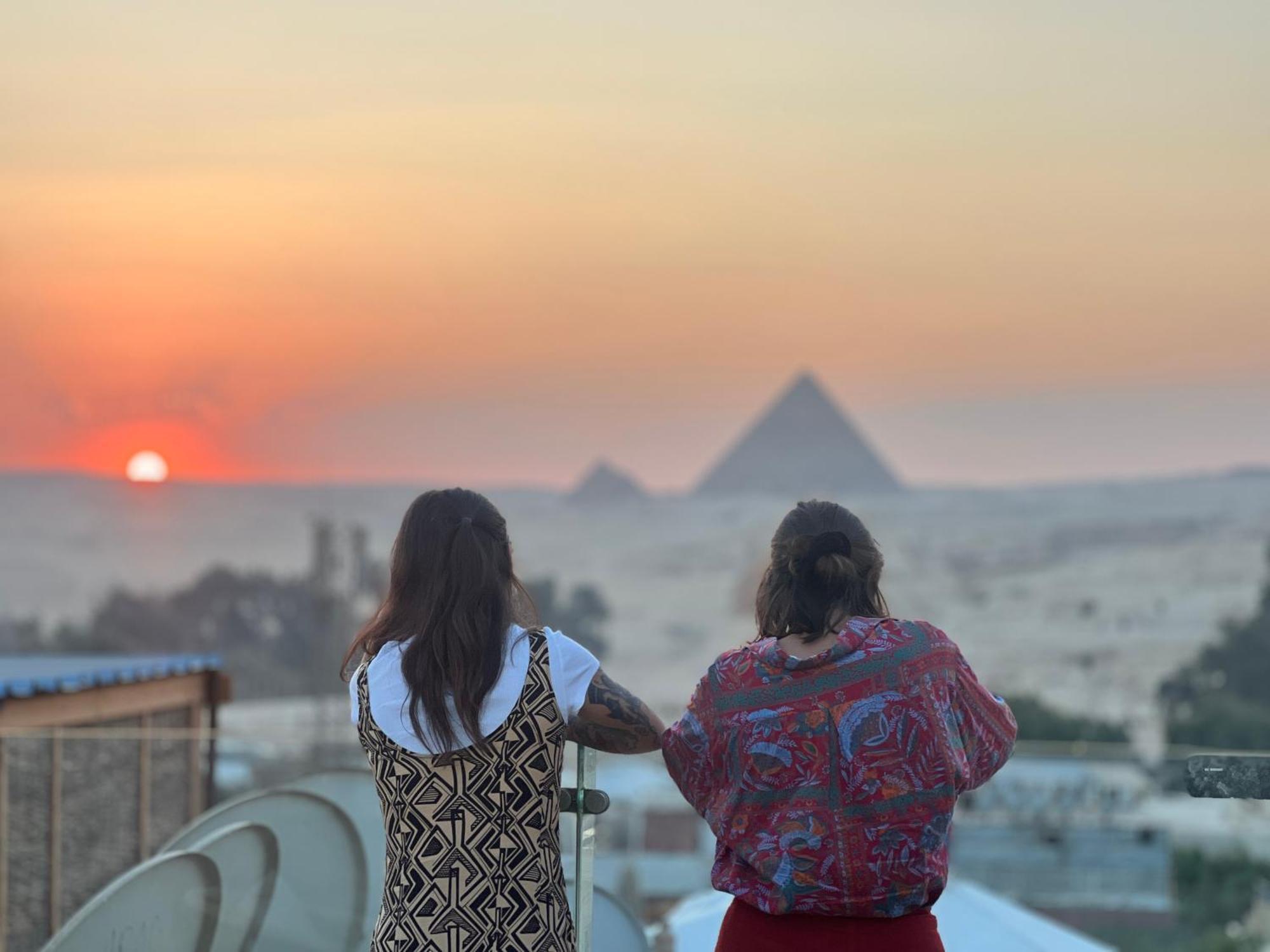 Hotel Pyramids Magic View